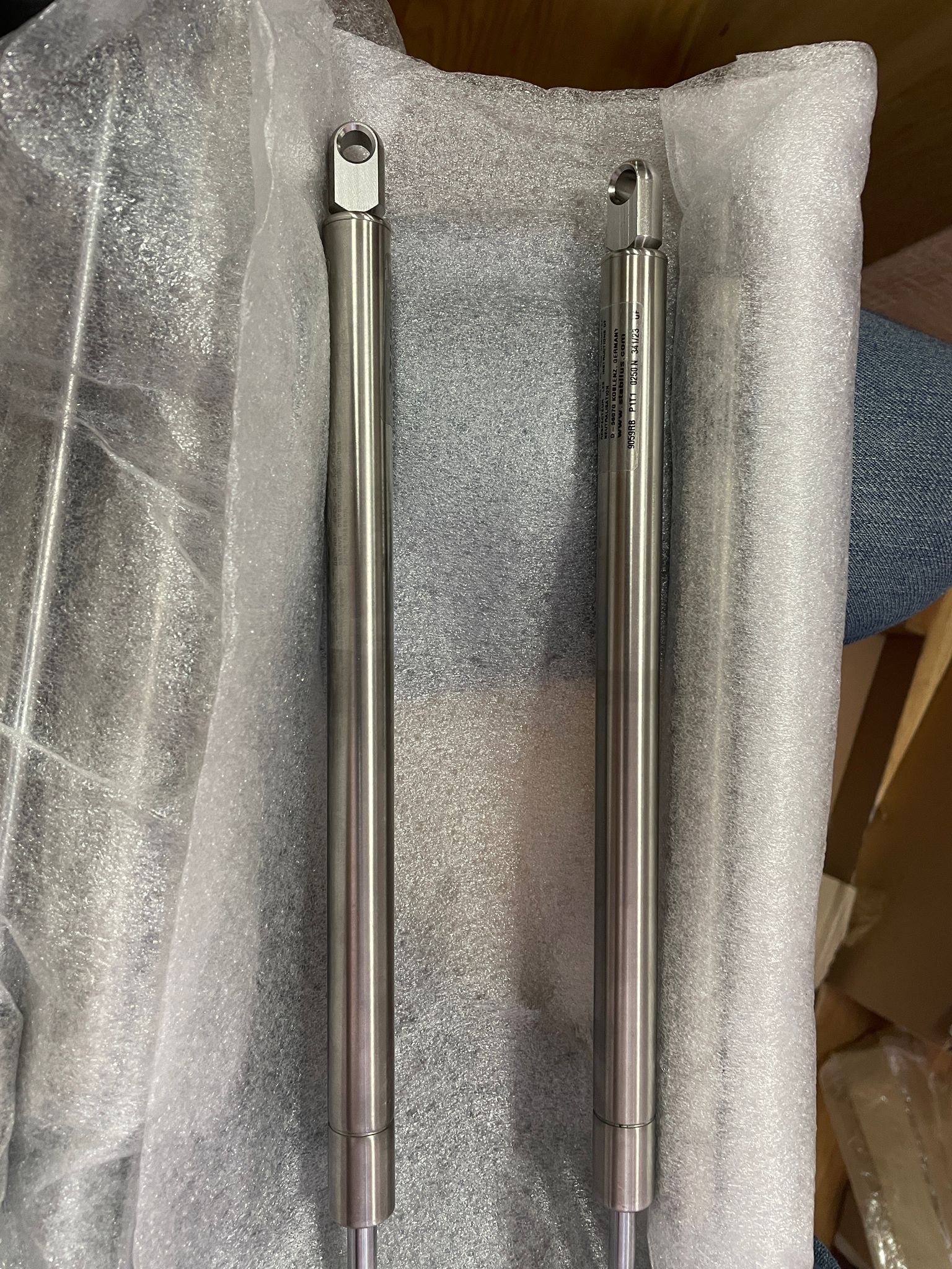 9059RB/250N/P1/T1 with hole ends