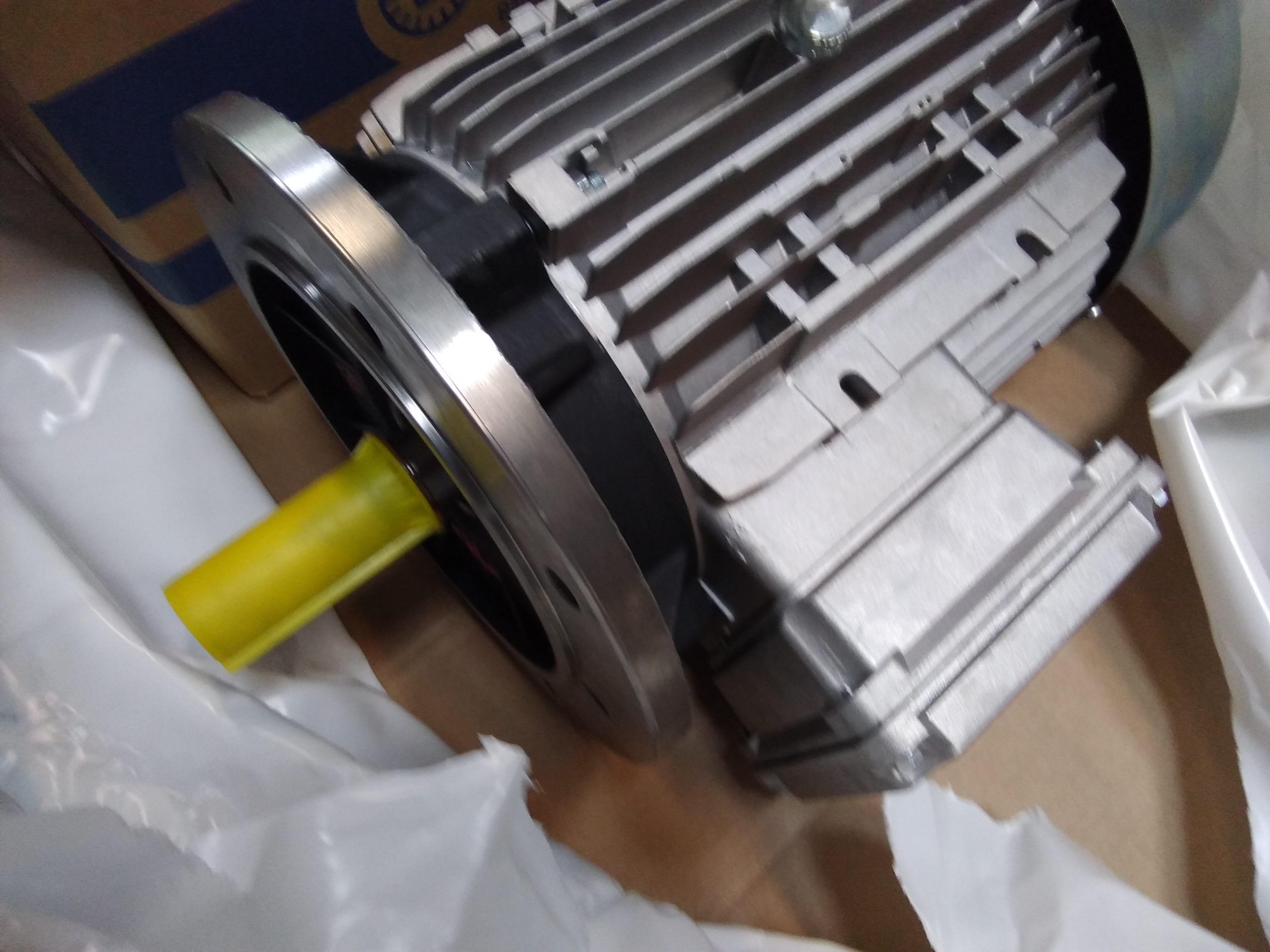 T1083B1100