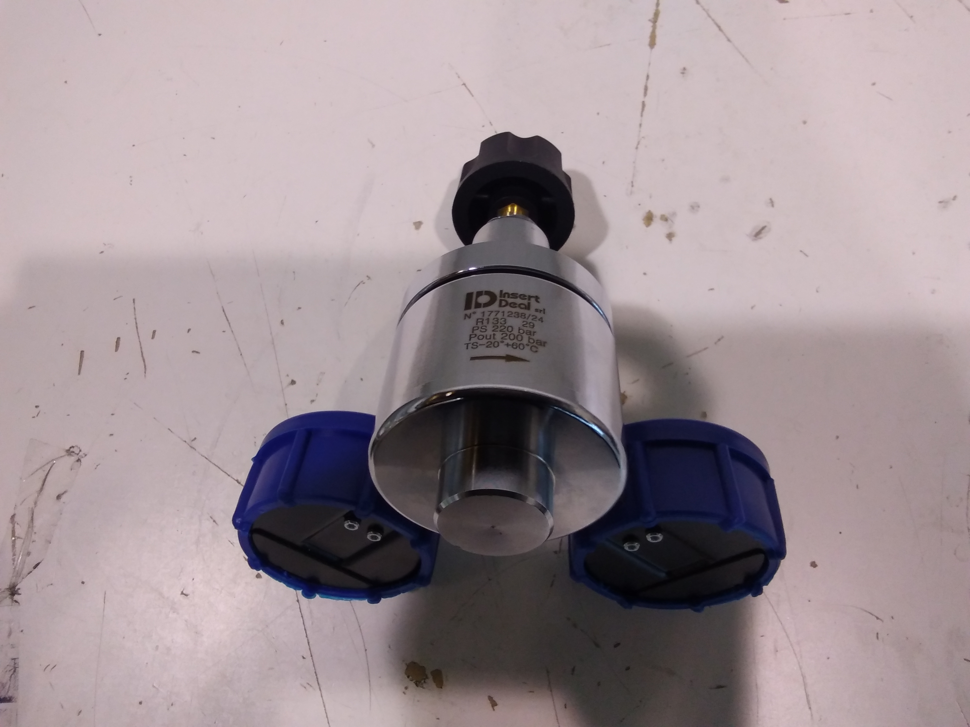 R133