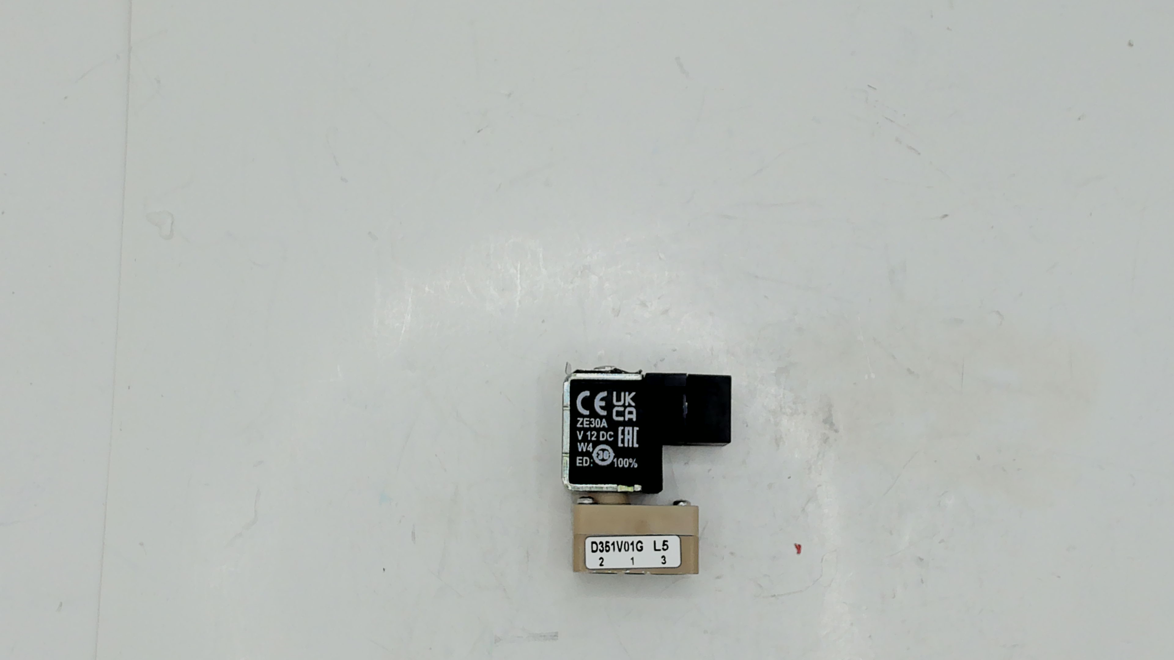 D351V01G-ZE30A-DN1.5-12VDC