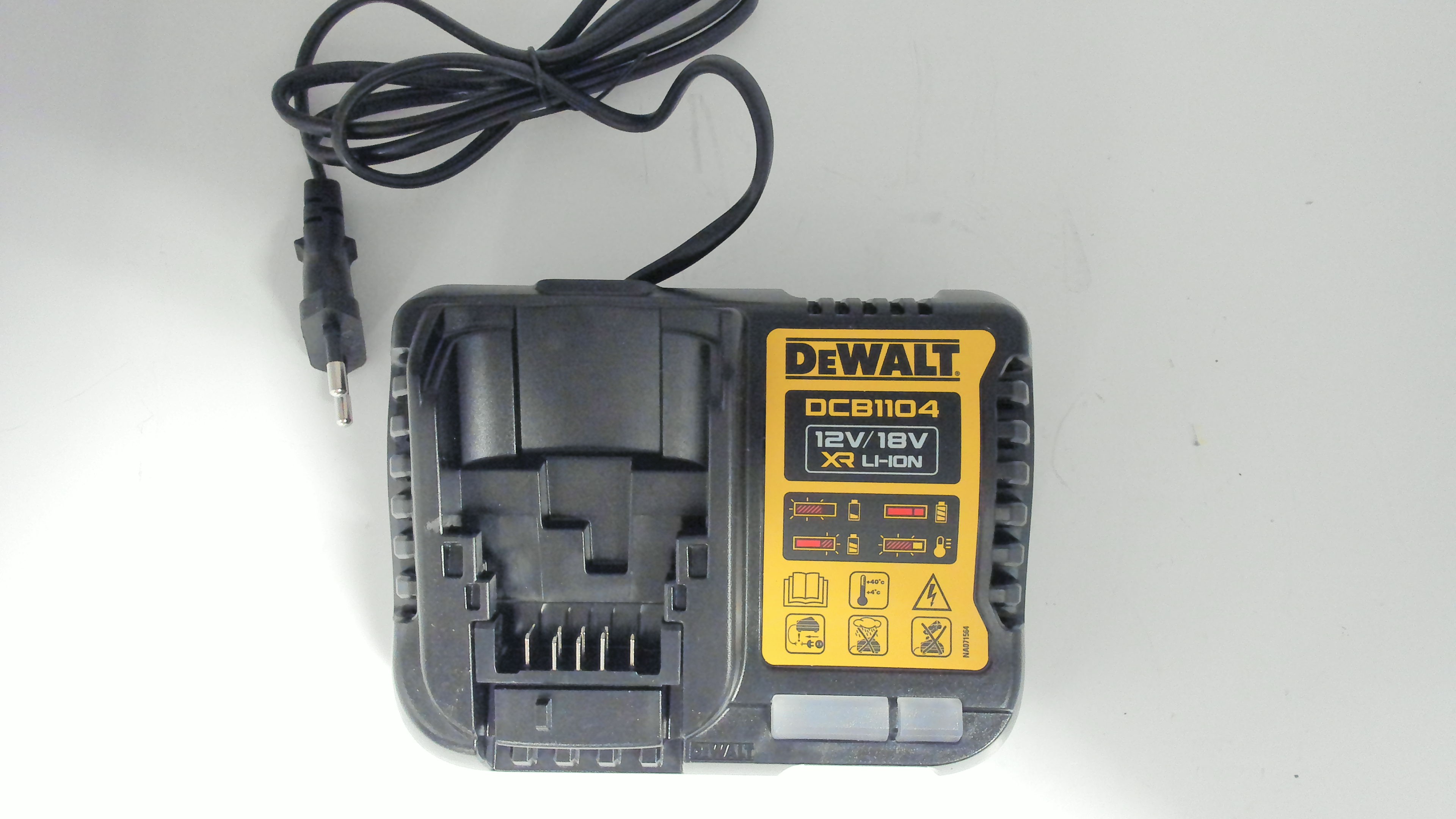 DCB1104-QW