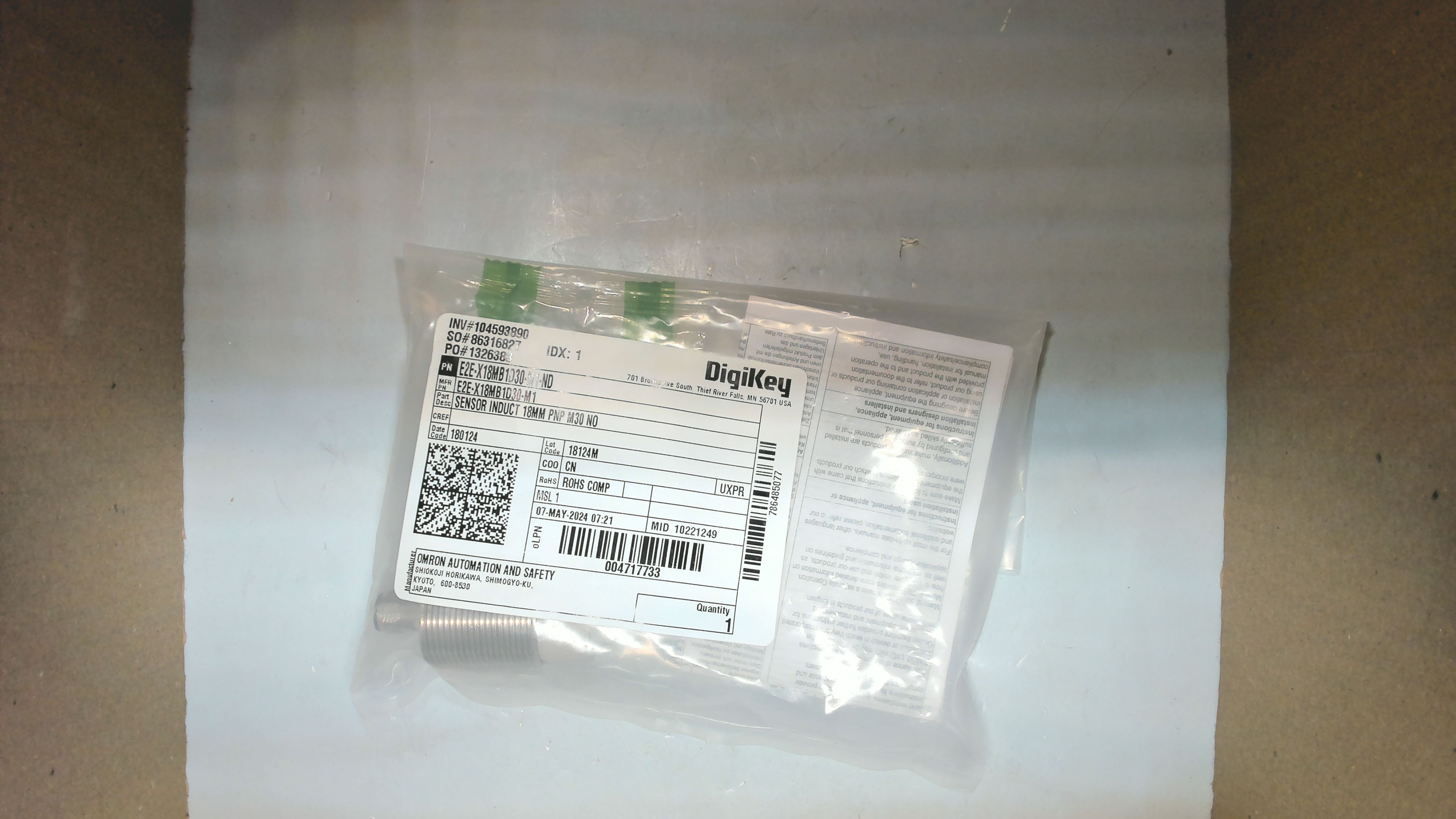 E2E-X18MB1D30-M1
