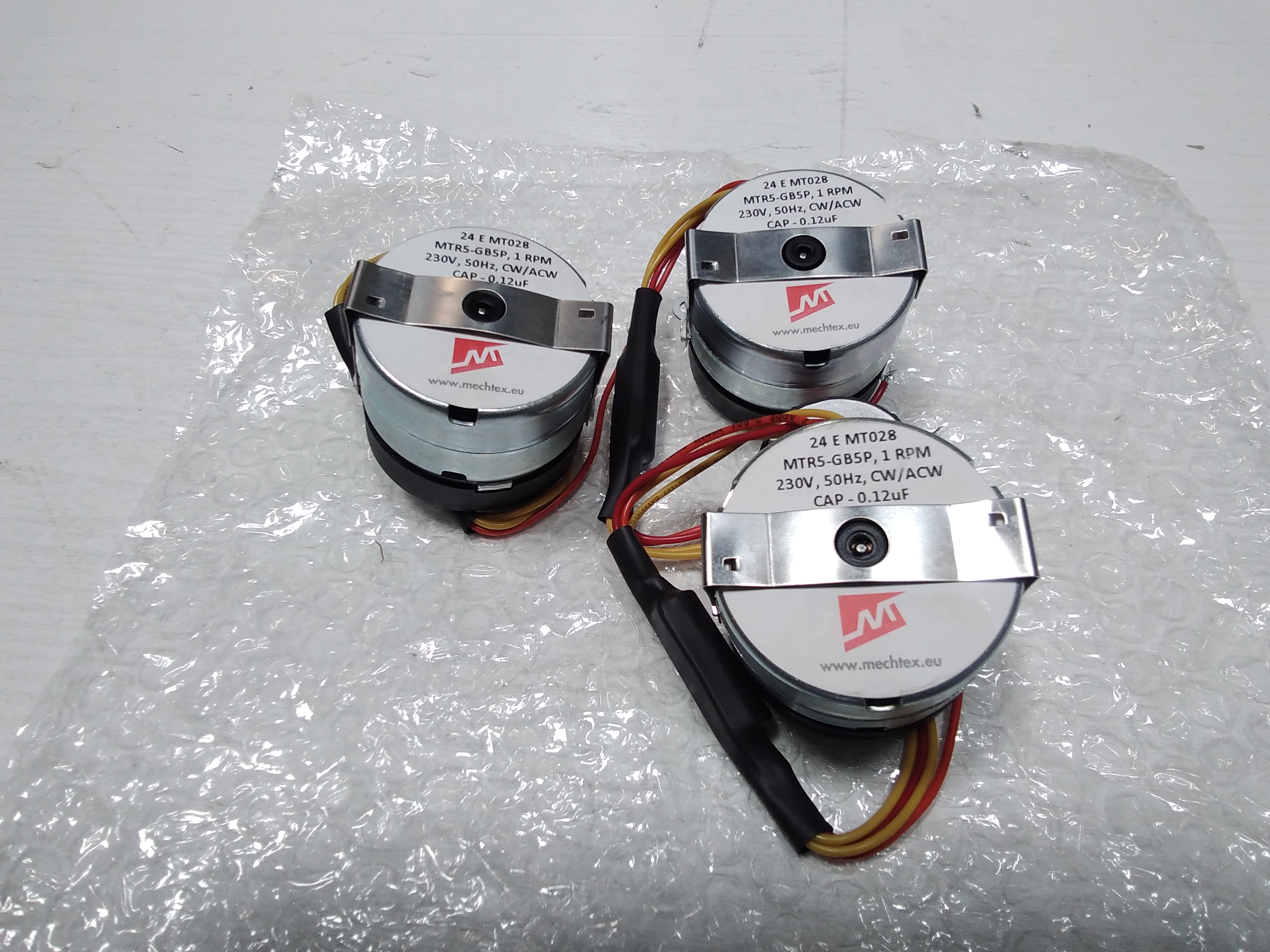 MTR5-GB5P, 1 RPM, 230V