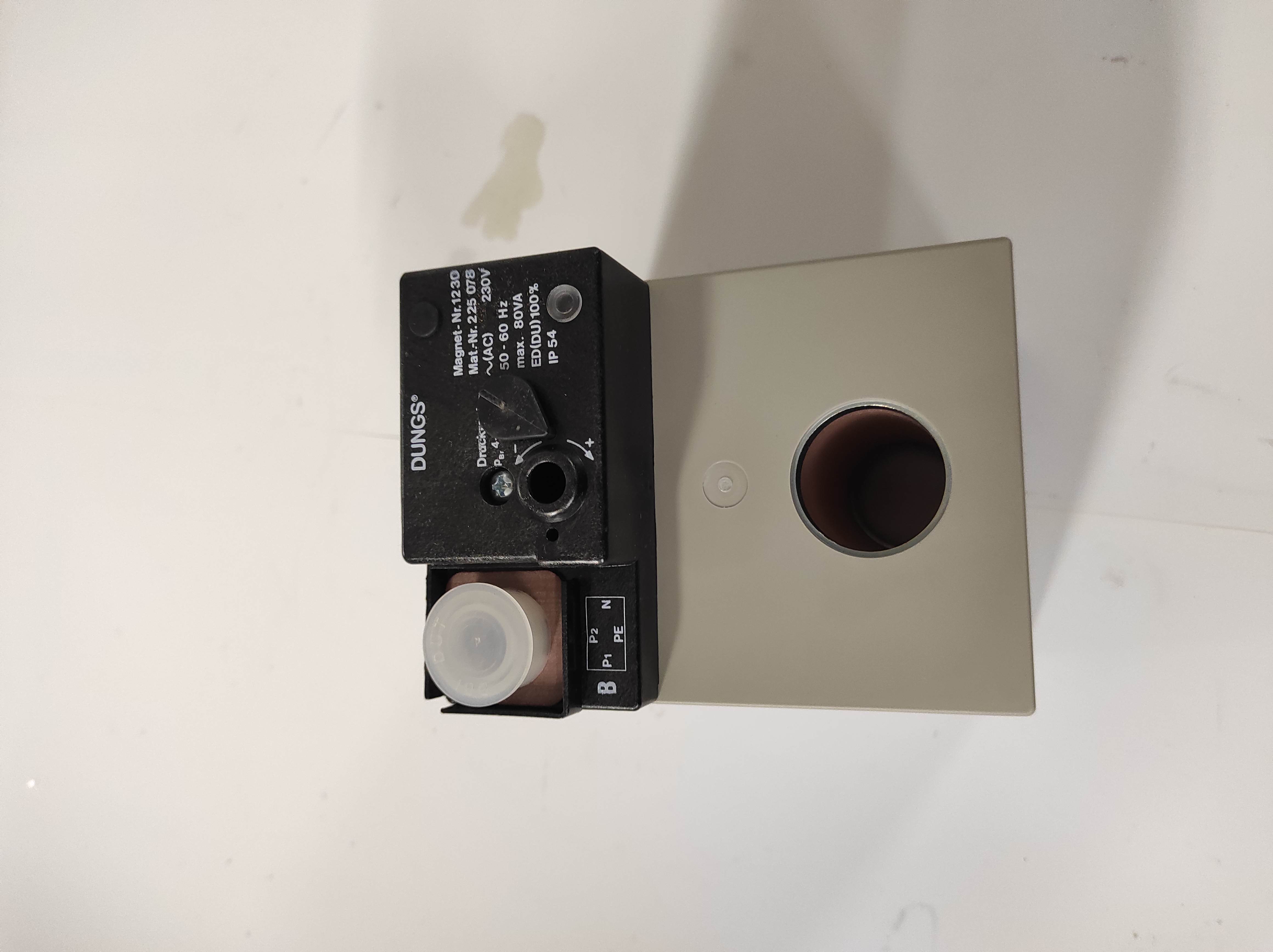 P/N: 228294, Type: 1230 IP 54 230 VAC