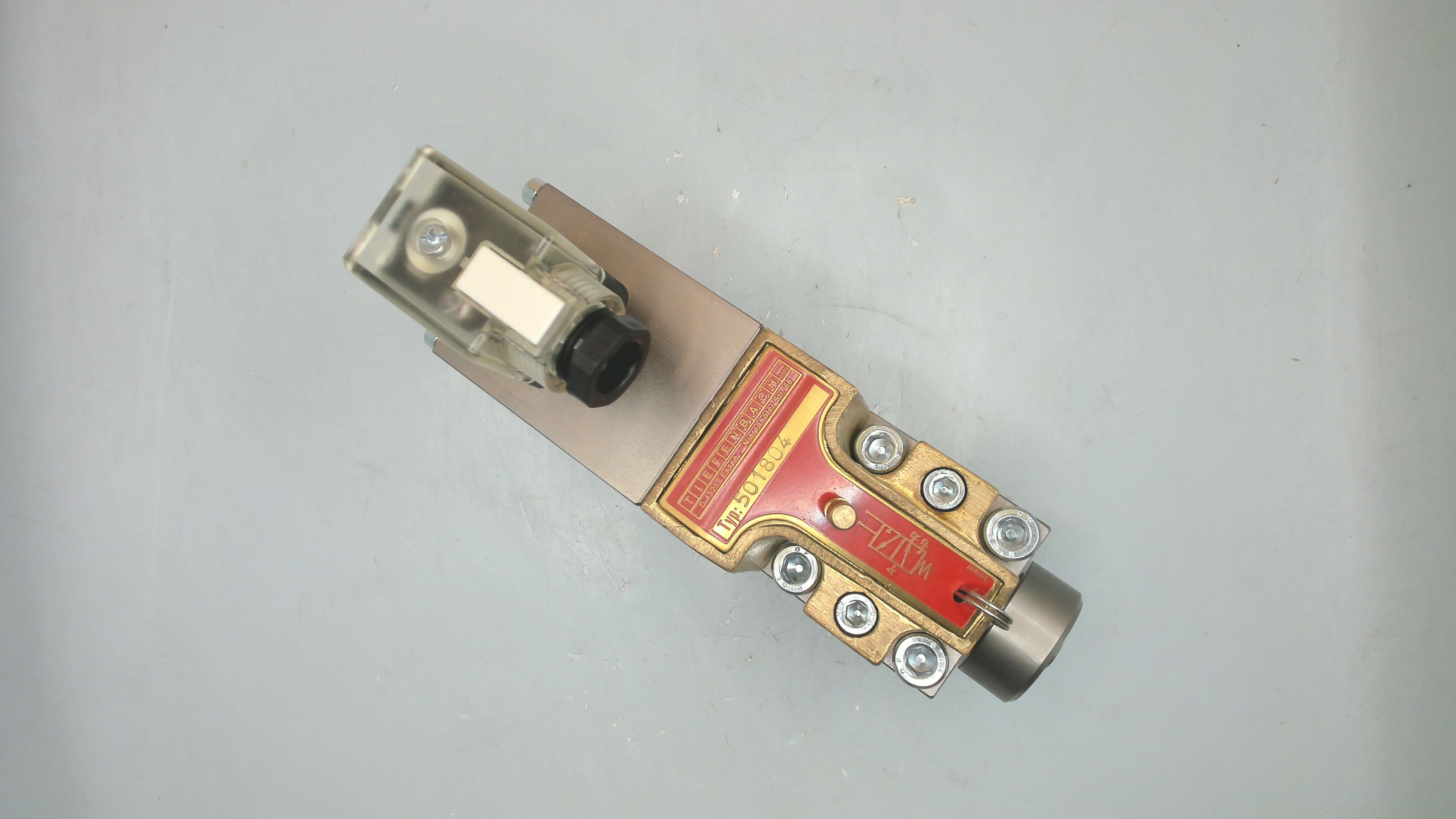 501804 / 3/2KSV-06P-20NBNNN-ED230