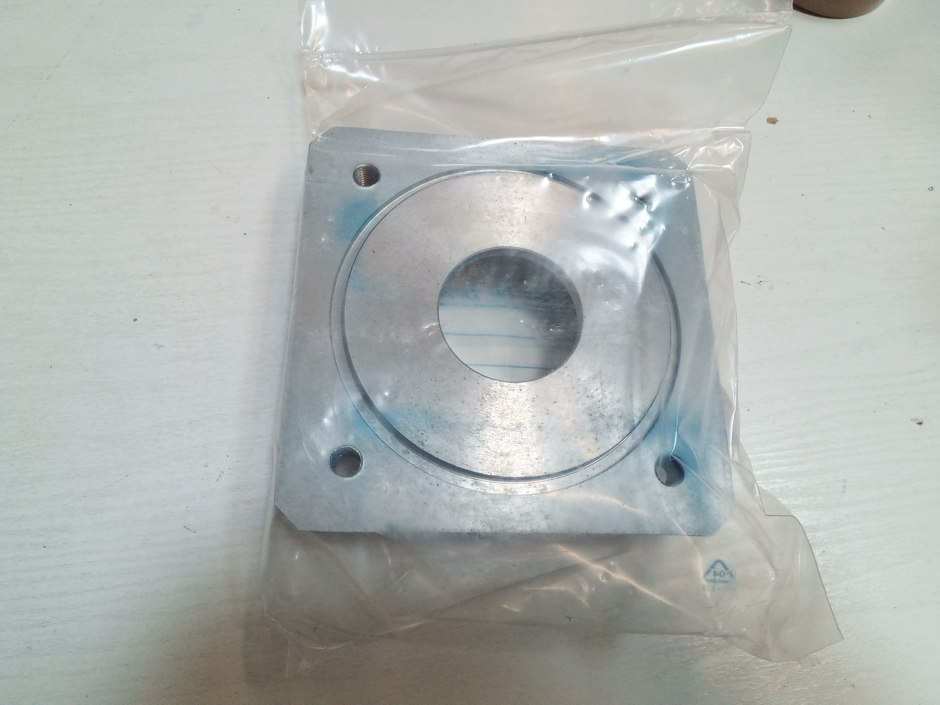 front bearing housing (RAL 5010)