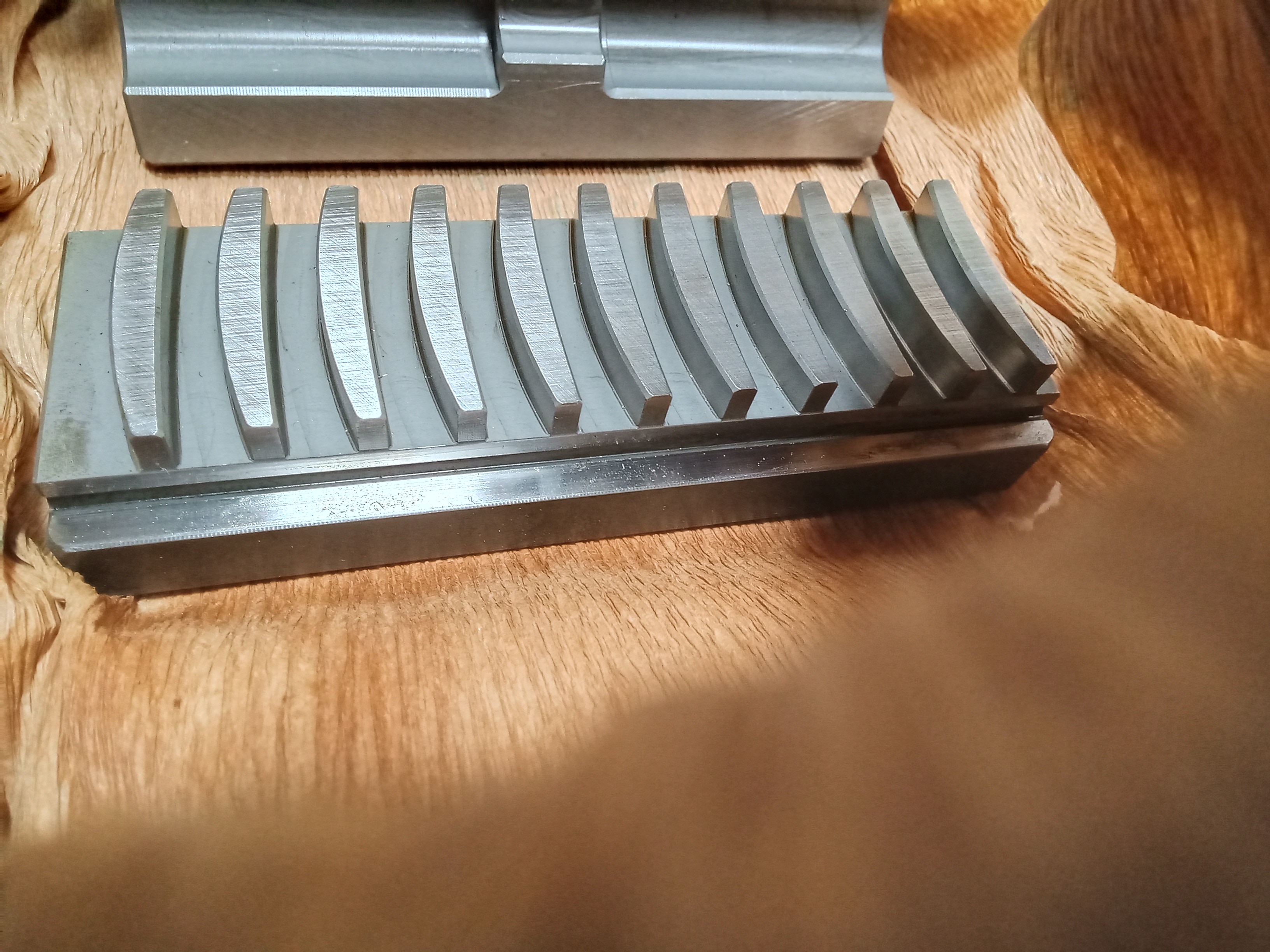 900971