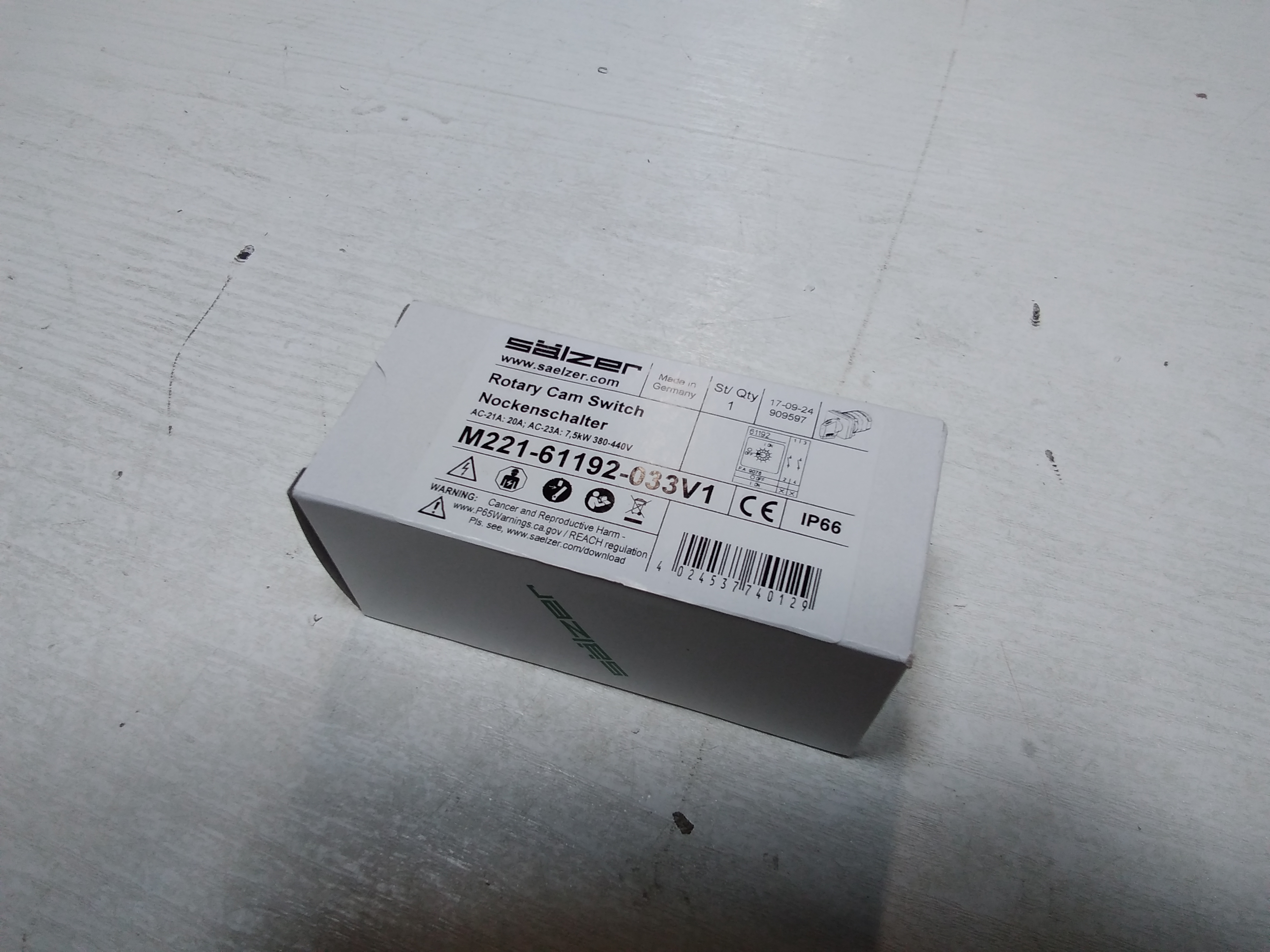 M221-61192-033V1 (20A 600V)