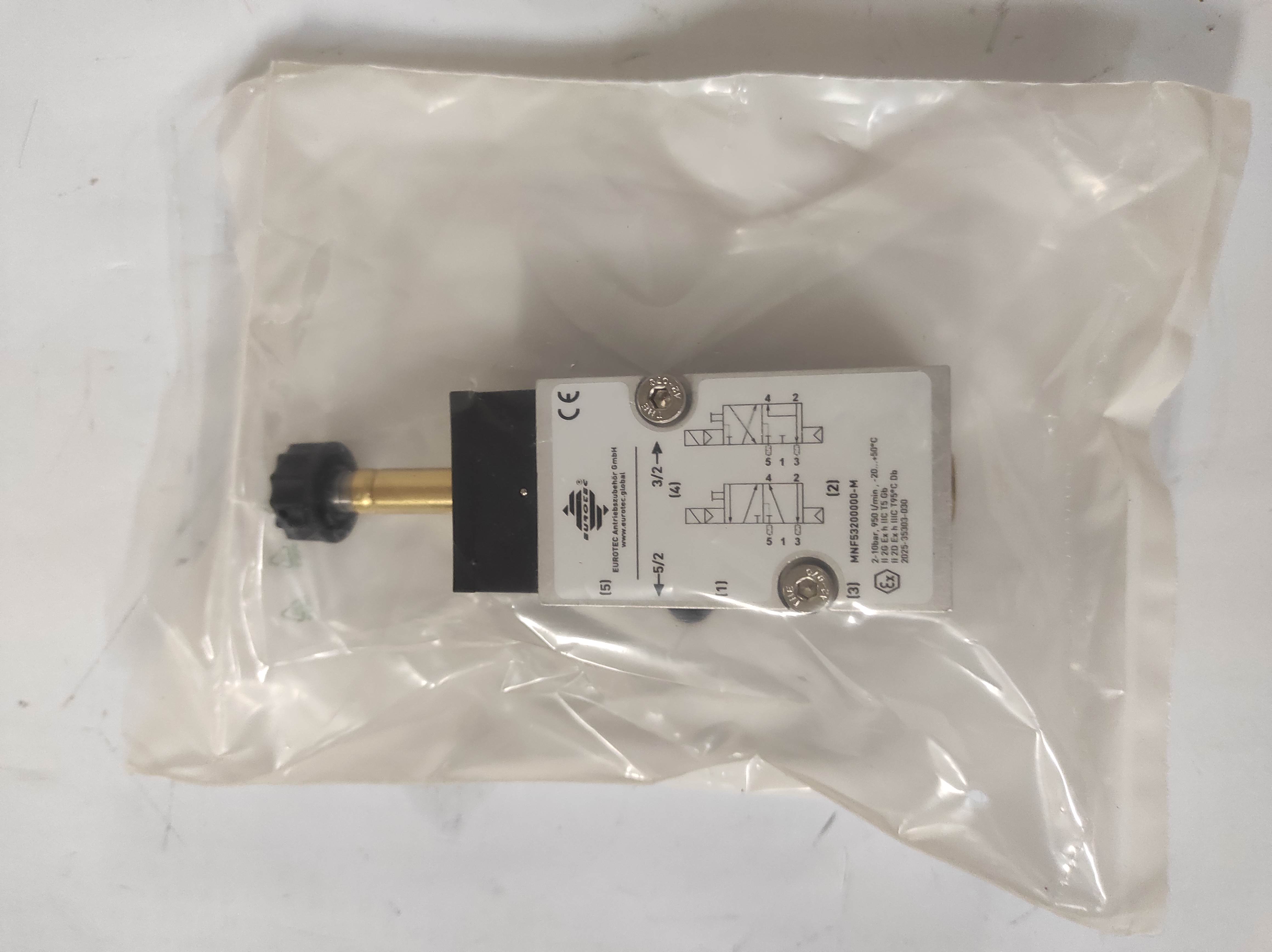 MNF53200000-M