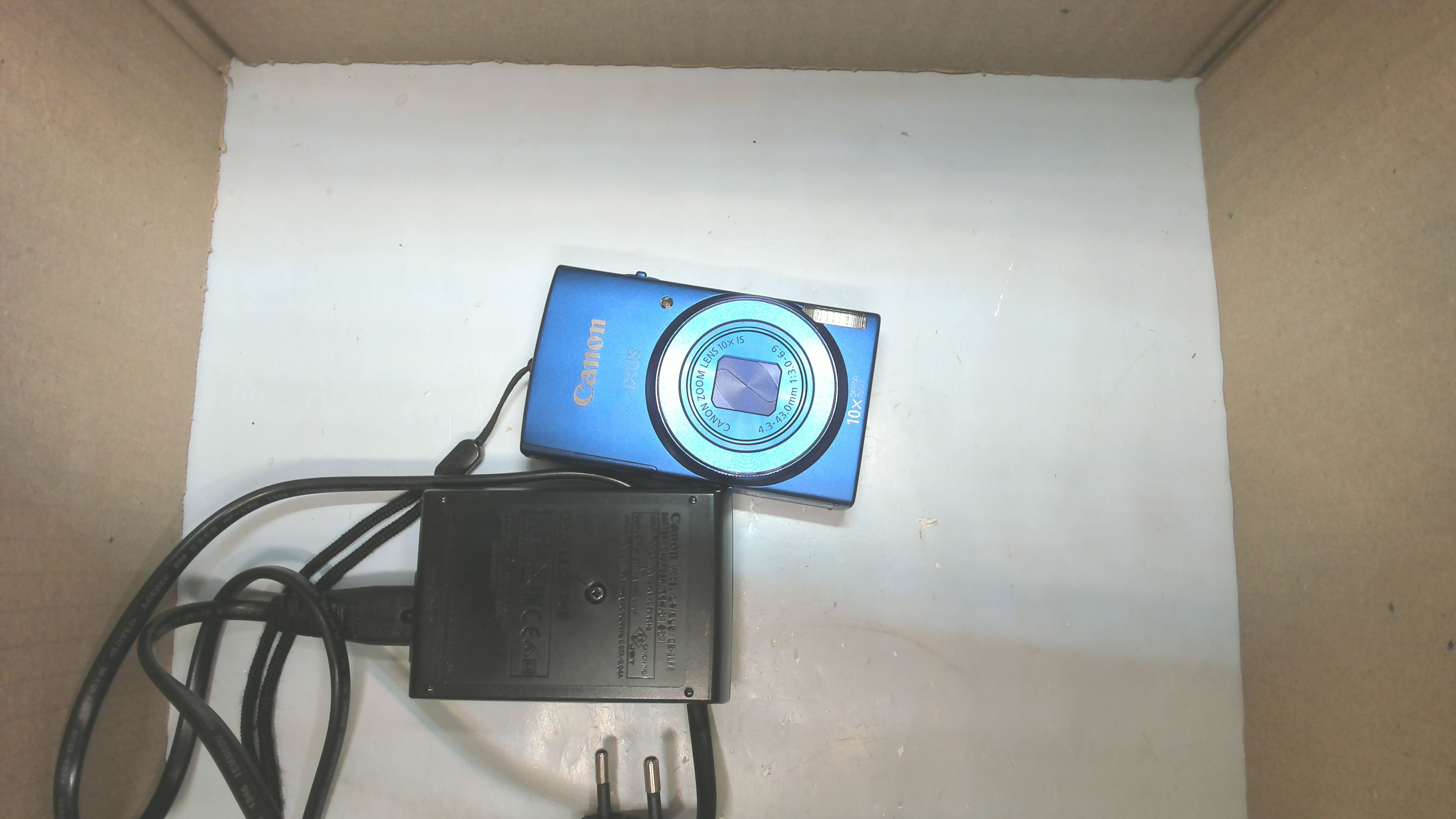 Canon IXUS 155 in blau