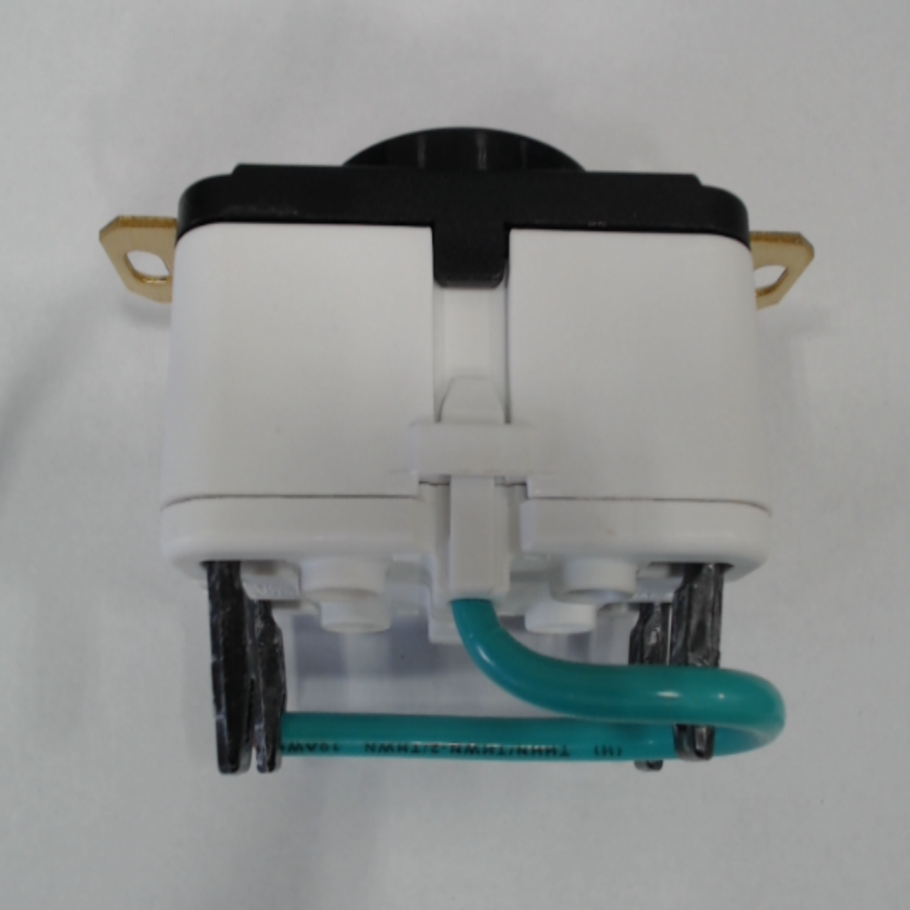 NEMA L22-30R 480V HBL2820ST