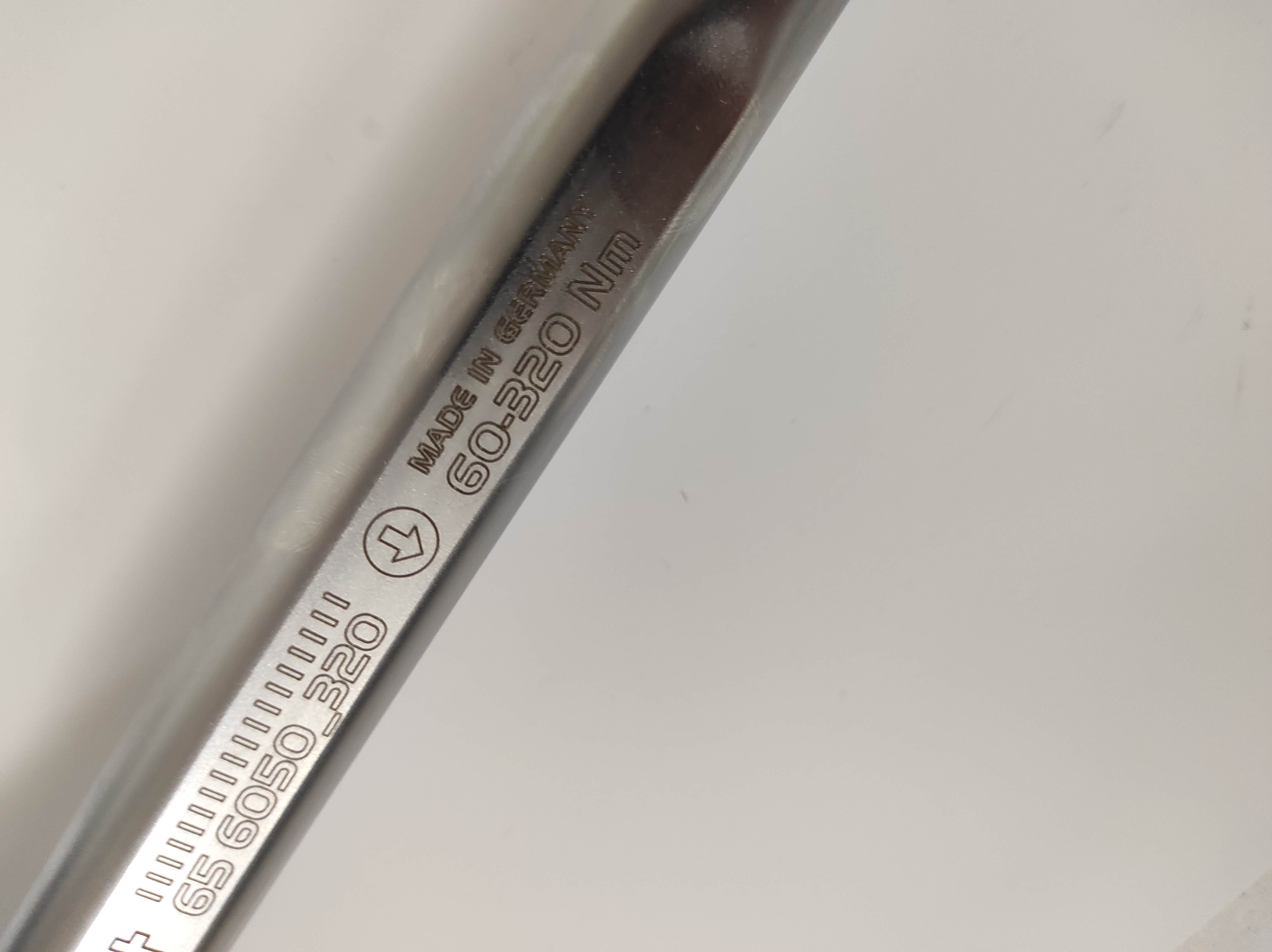 656050 320
