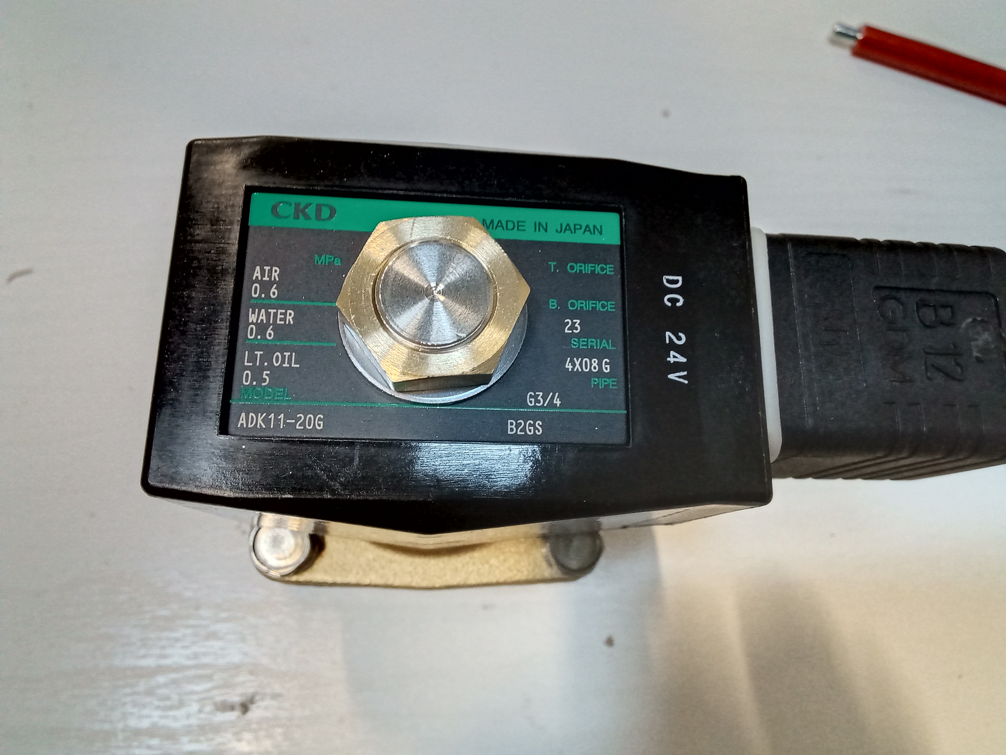 ADK11-20G-B2GS-DC24V