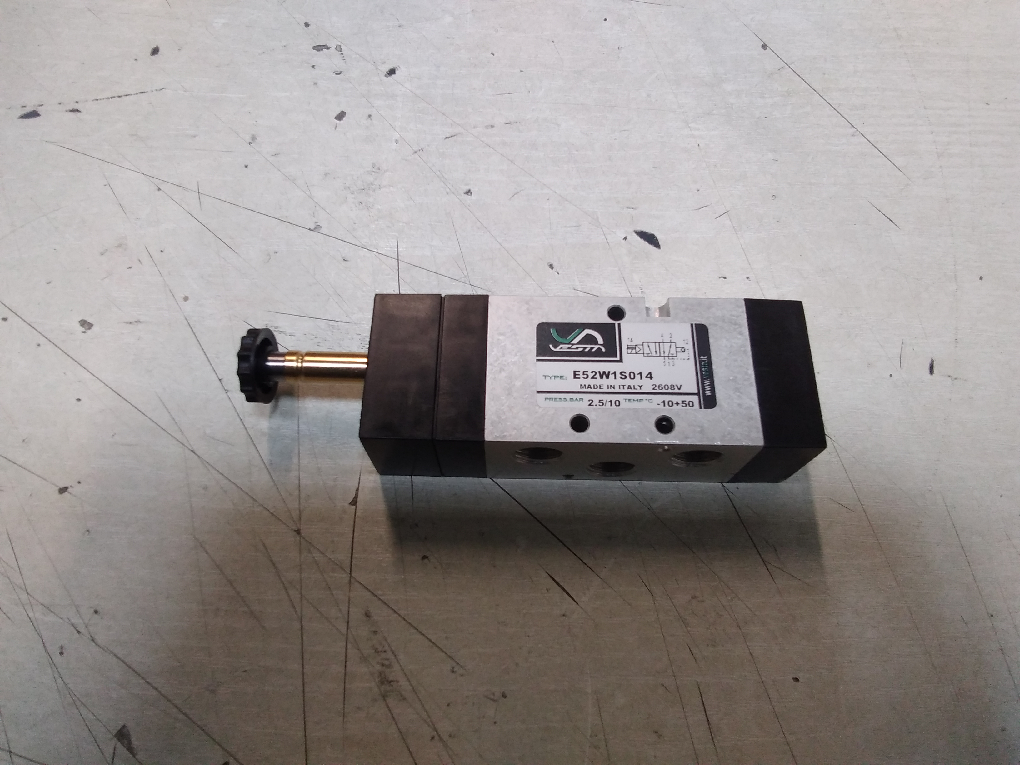 E52W1S014