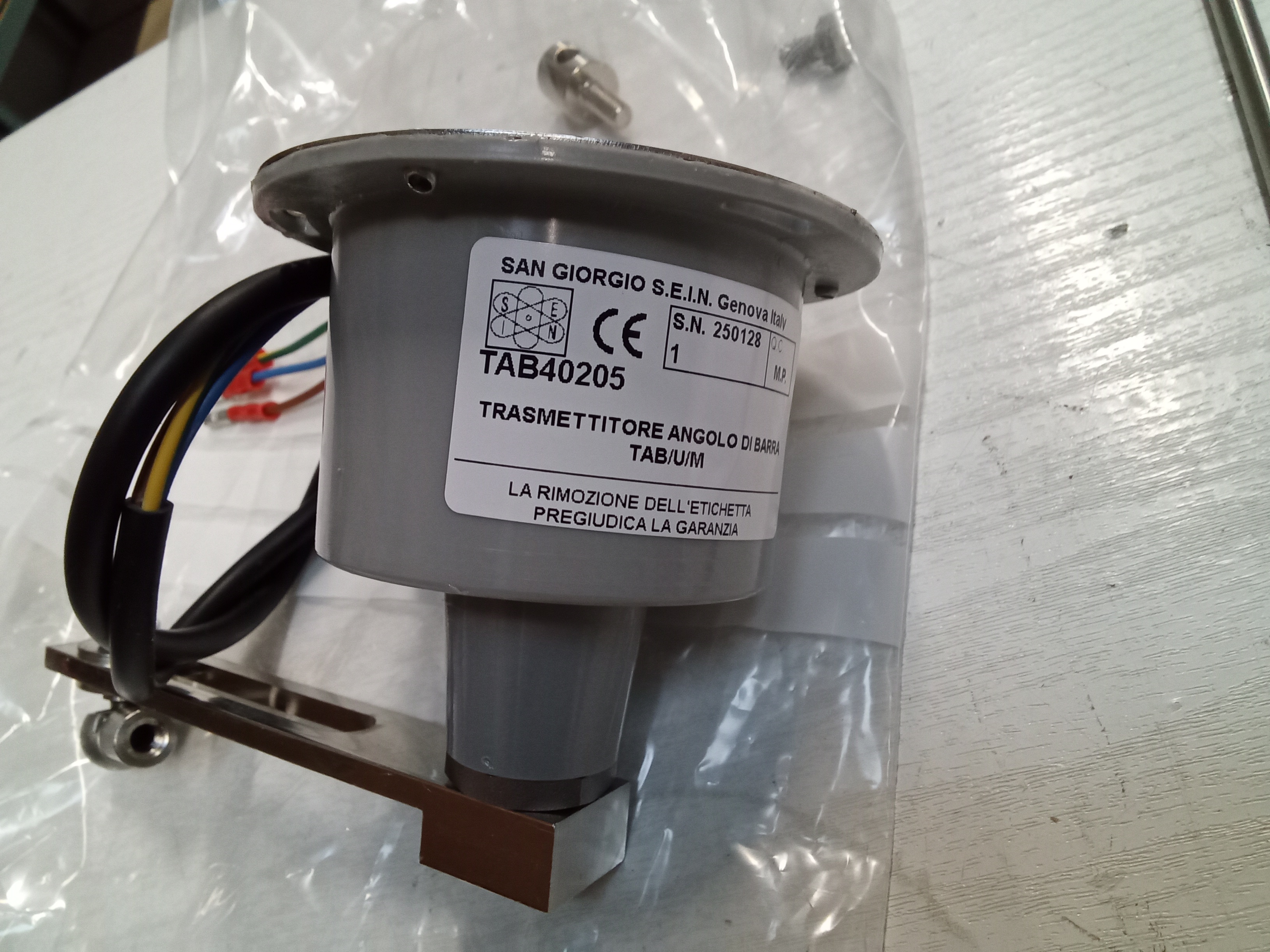 TAB40205