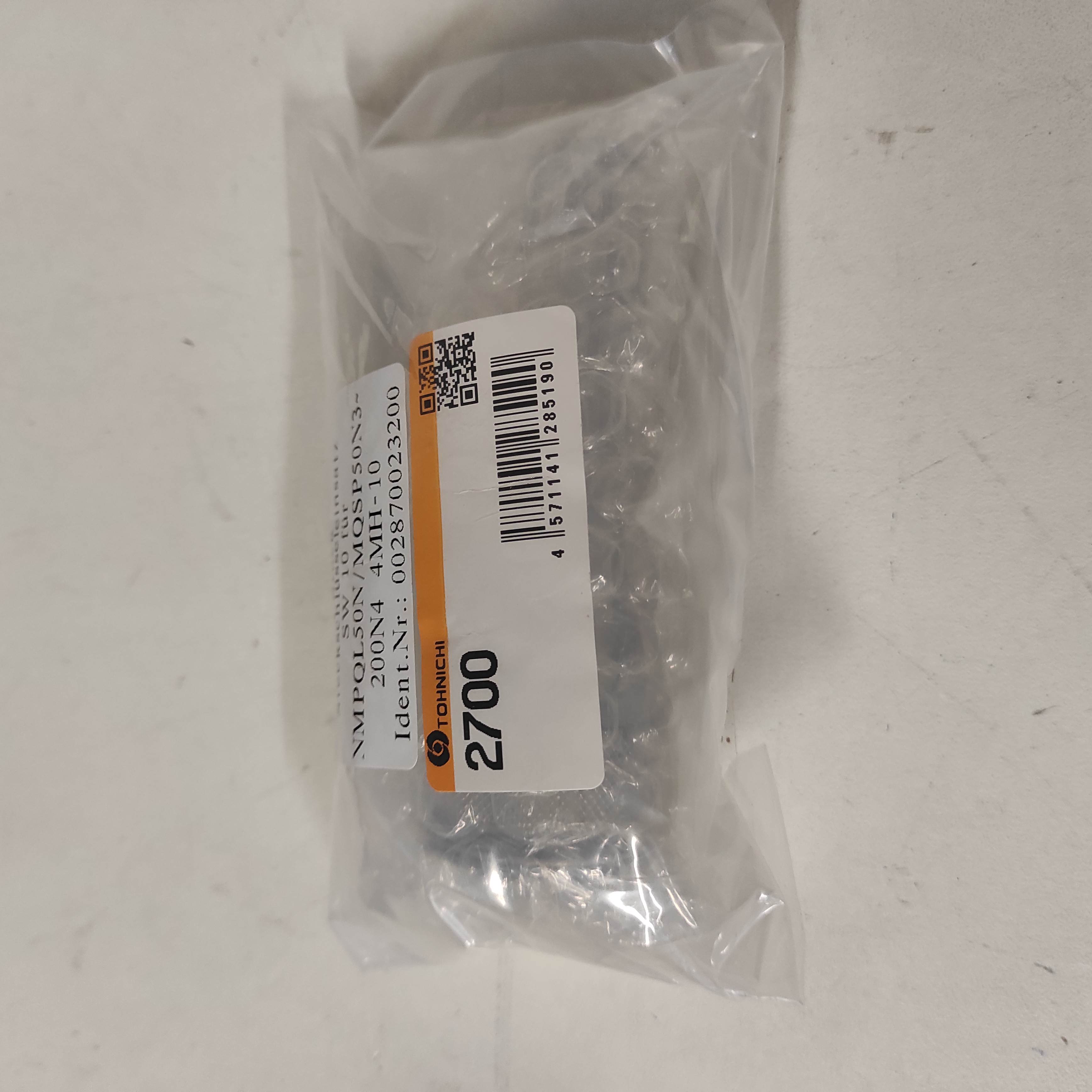2700