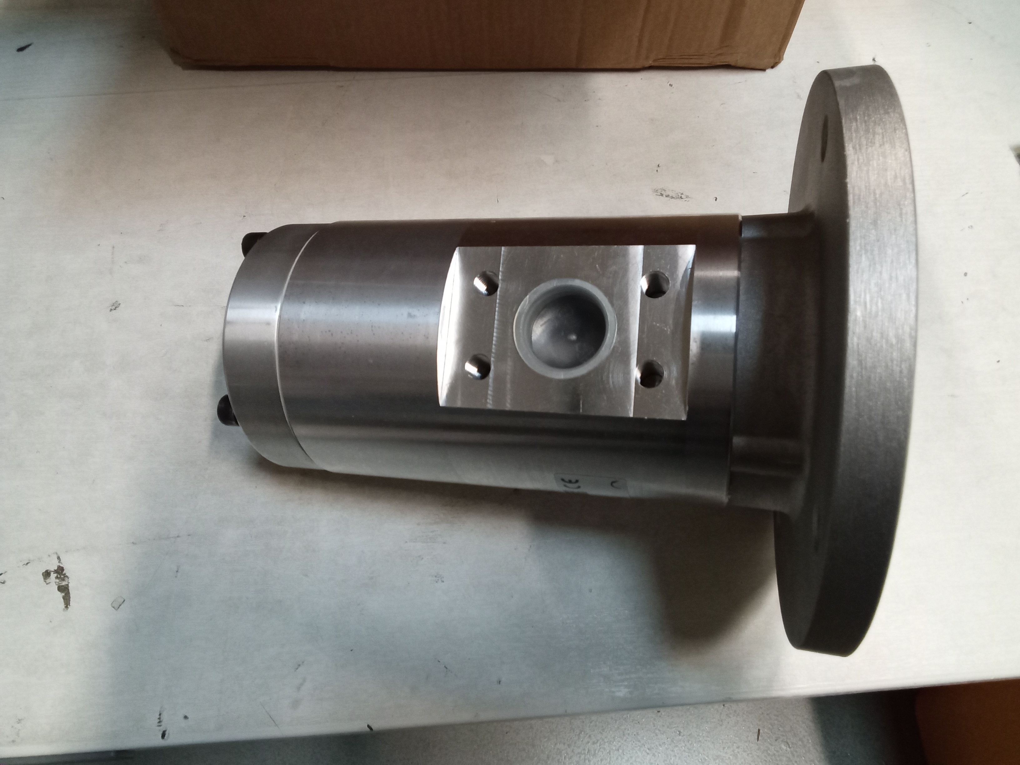 GR40-SMT16B-100L AC24 B5 RF2 AX