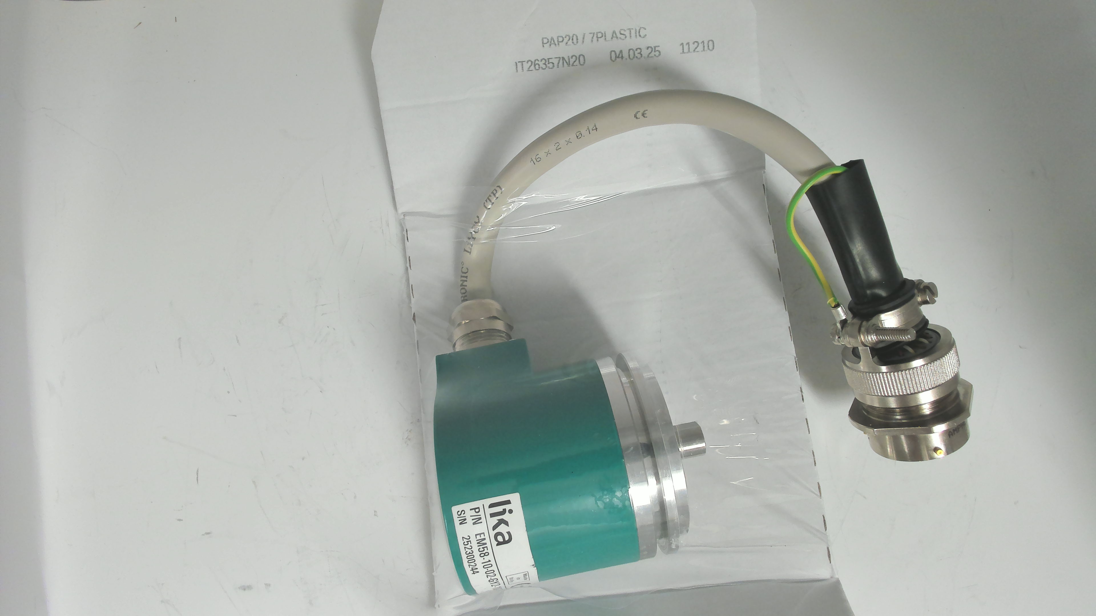 EM58-10-02-GY2-10-PT-RV002 (EM5810/4GY-10-RV0,2)