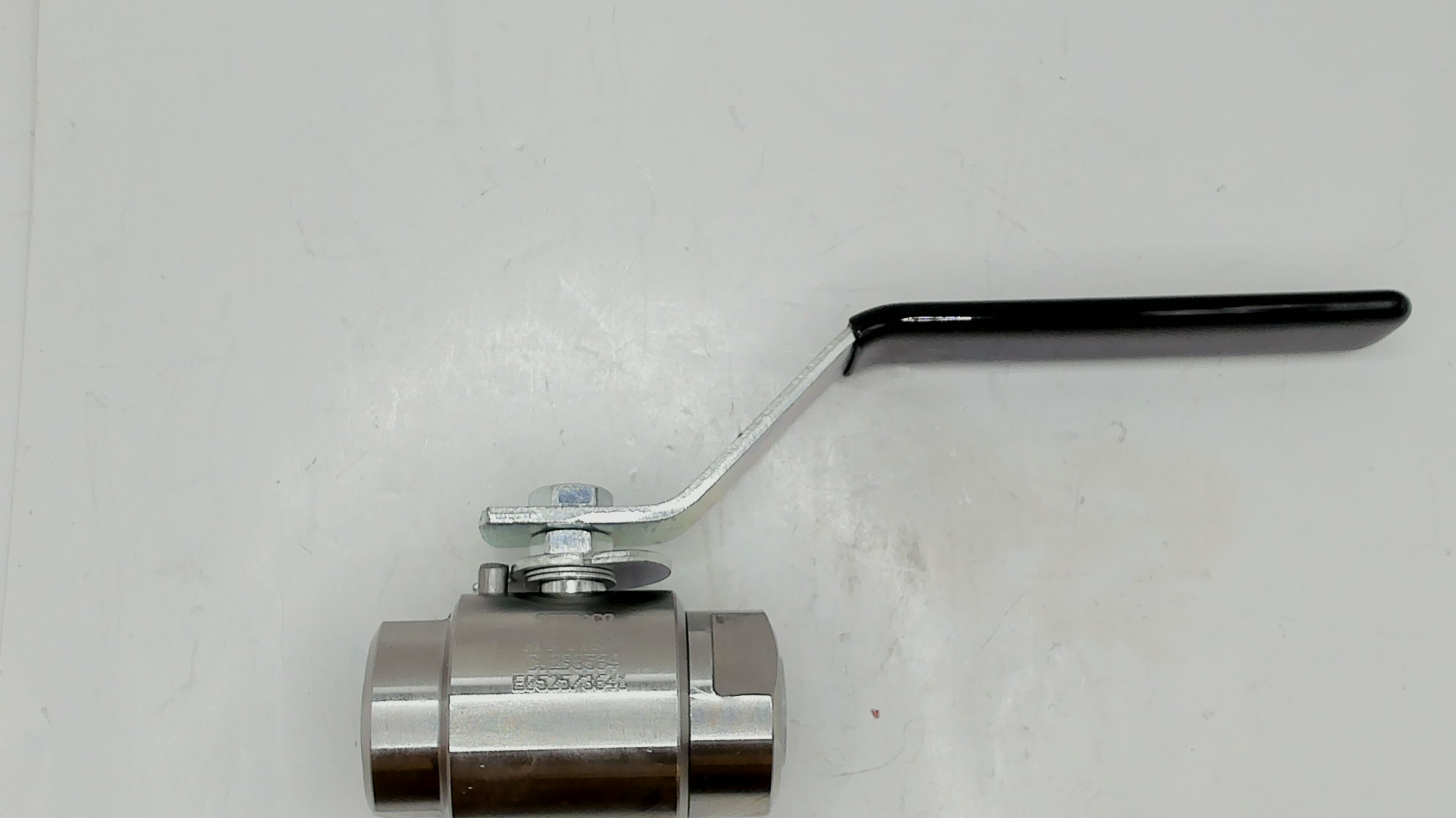 735003
