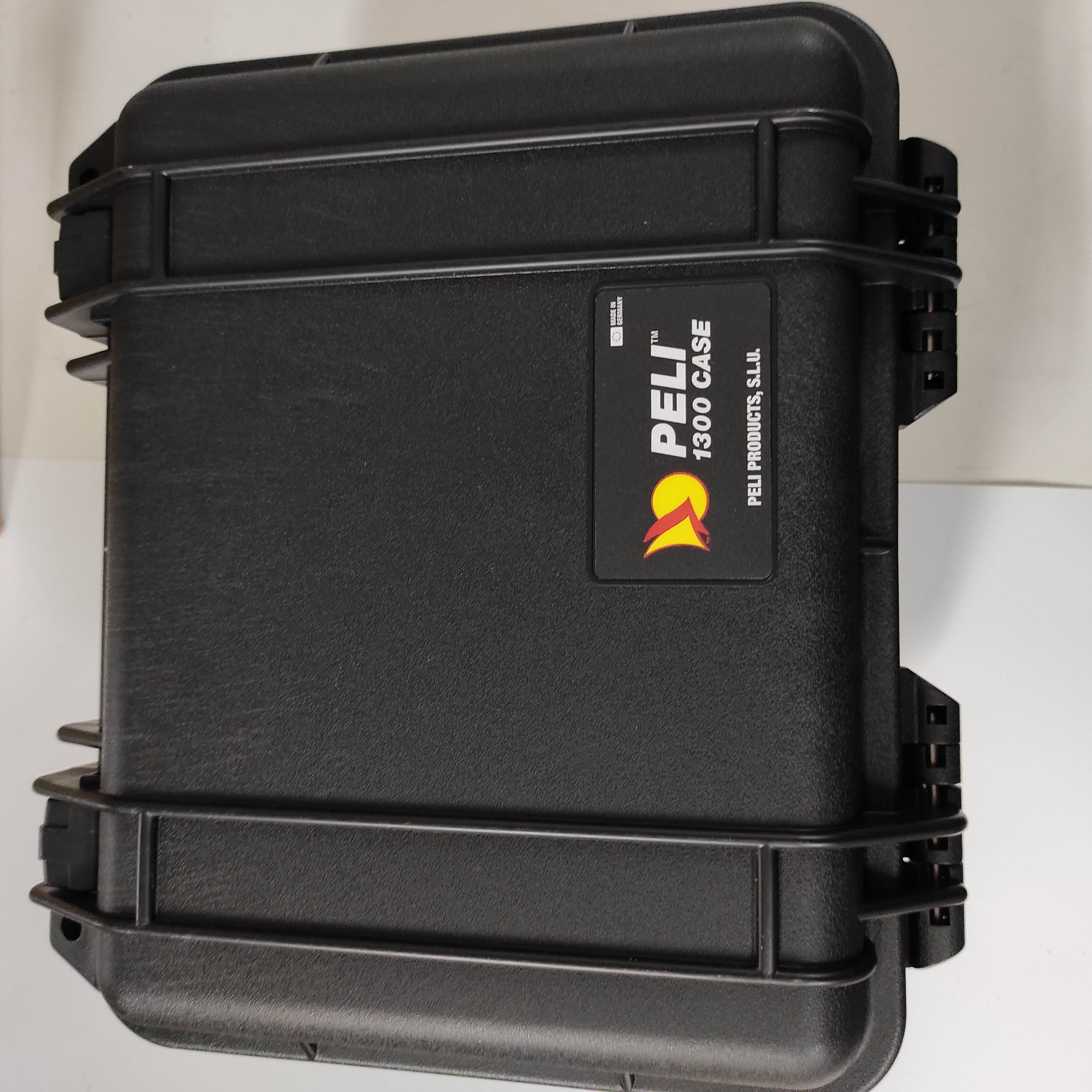 147241 / Peli / 013000-0000-110E / 1.J.15 1300