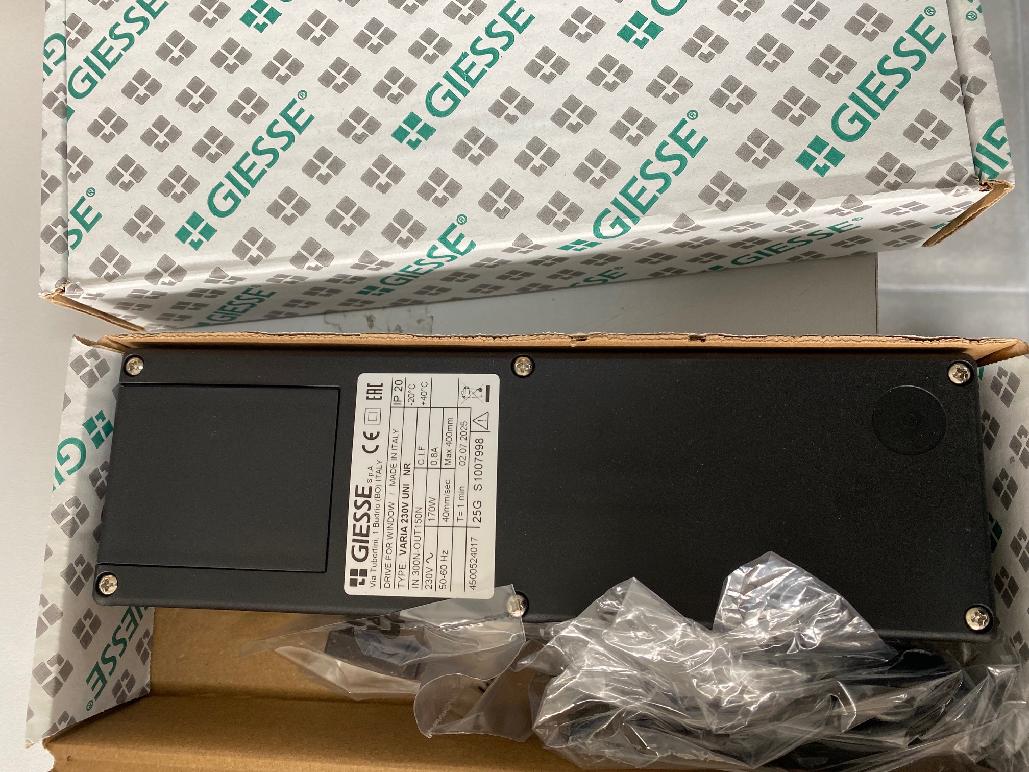 01654010 GIESSE VARIA 230V UNI NOIR