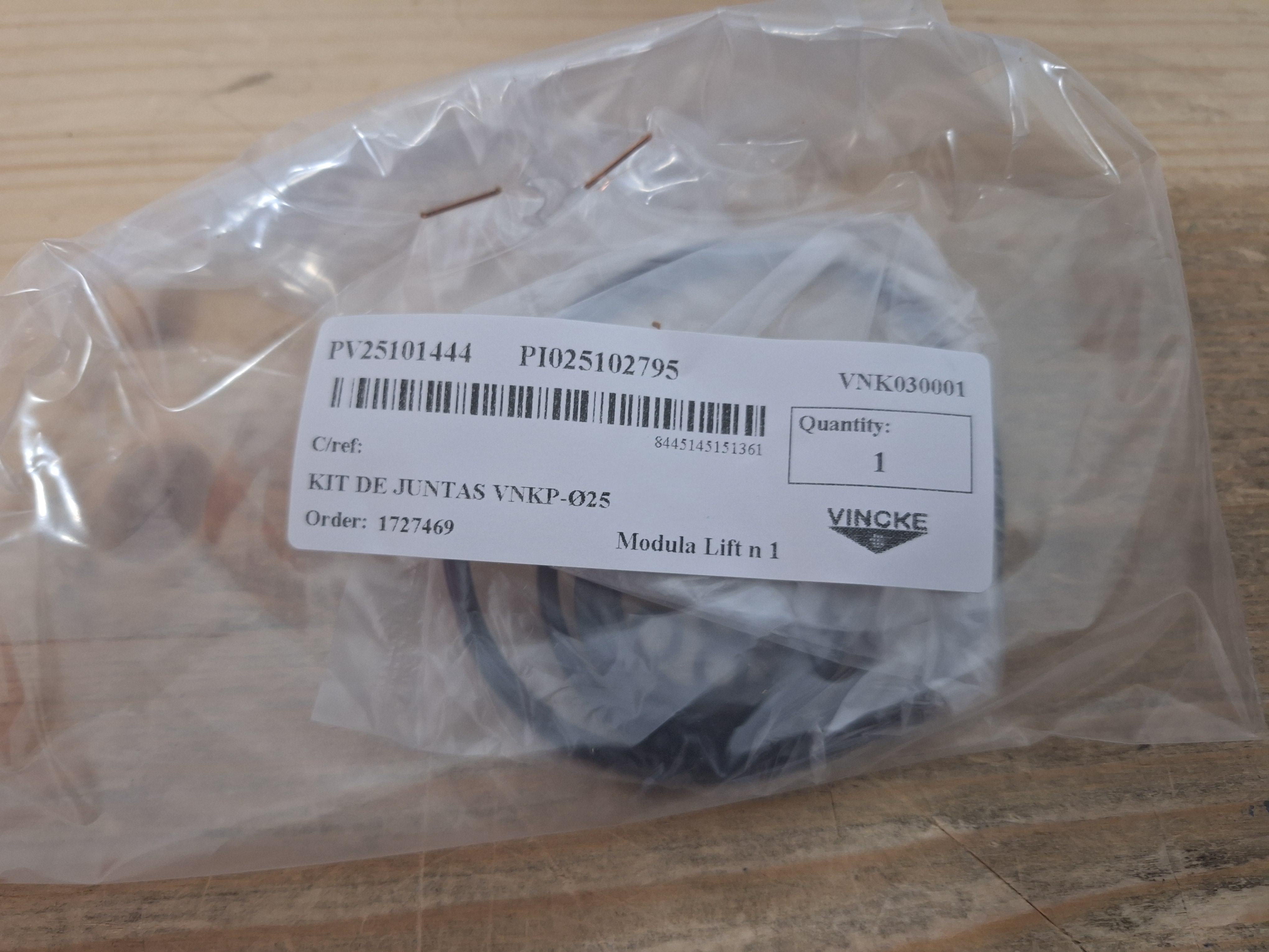 VNK030001