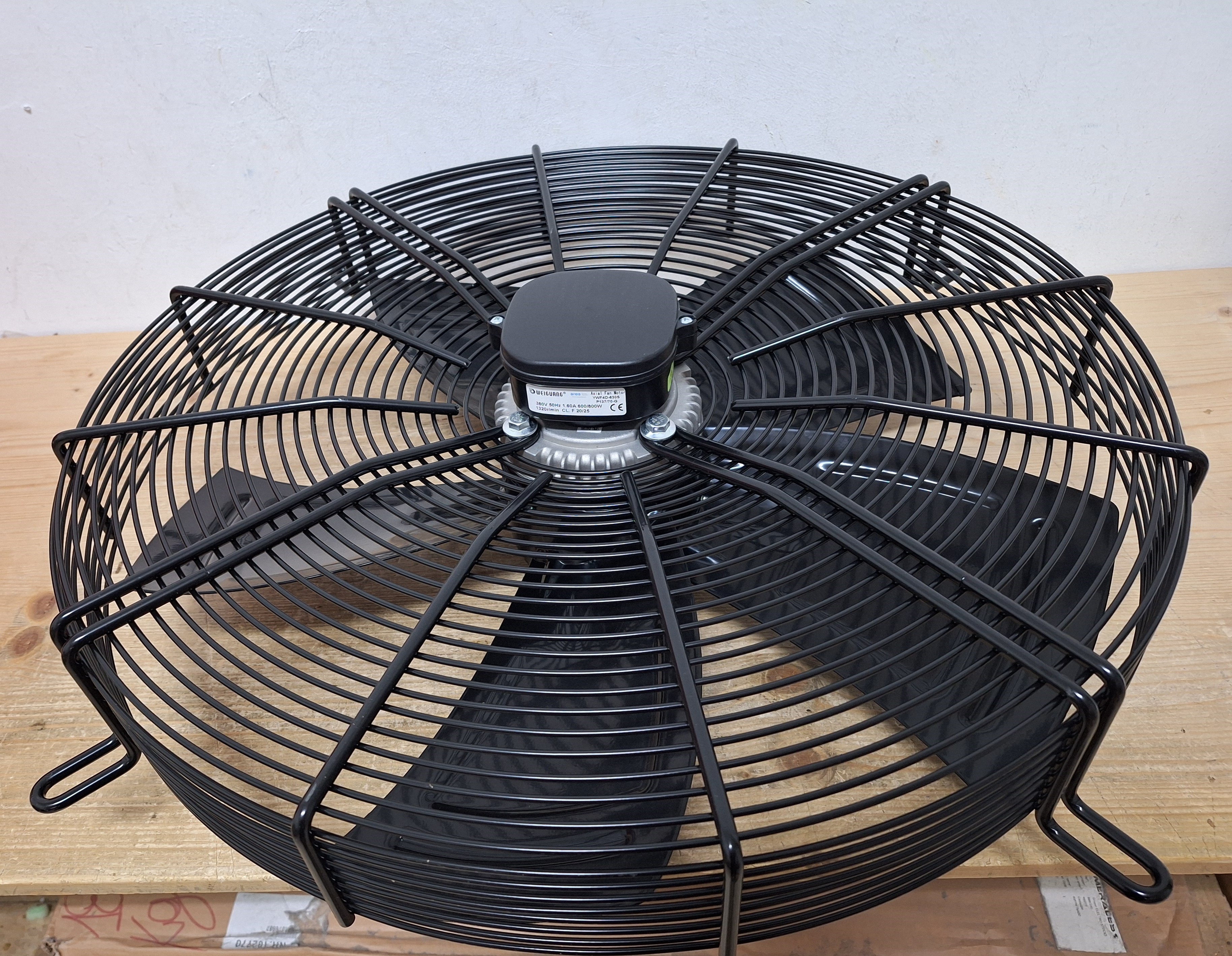 YWF4D-630S-P137/70G