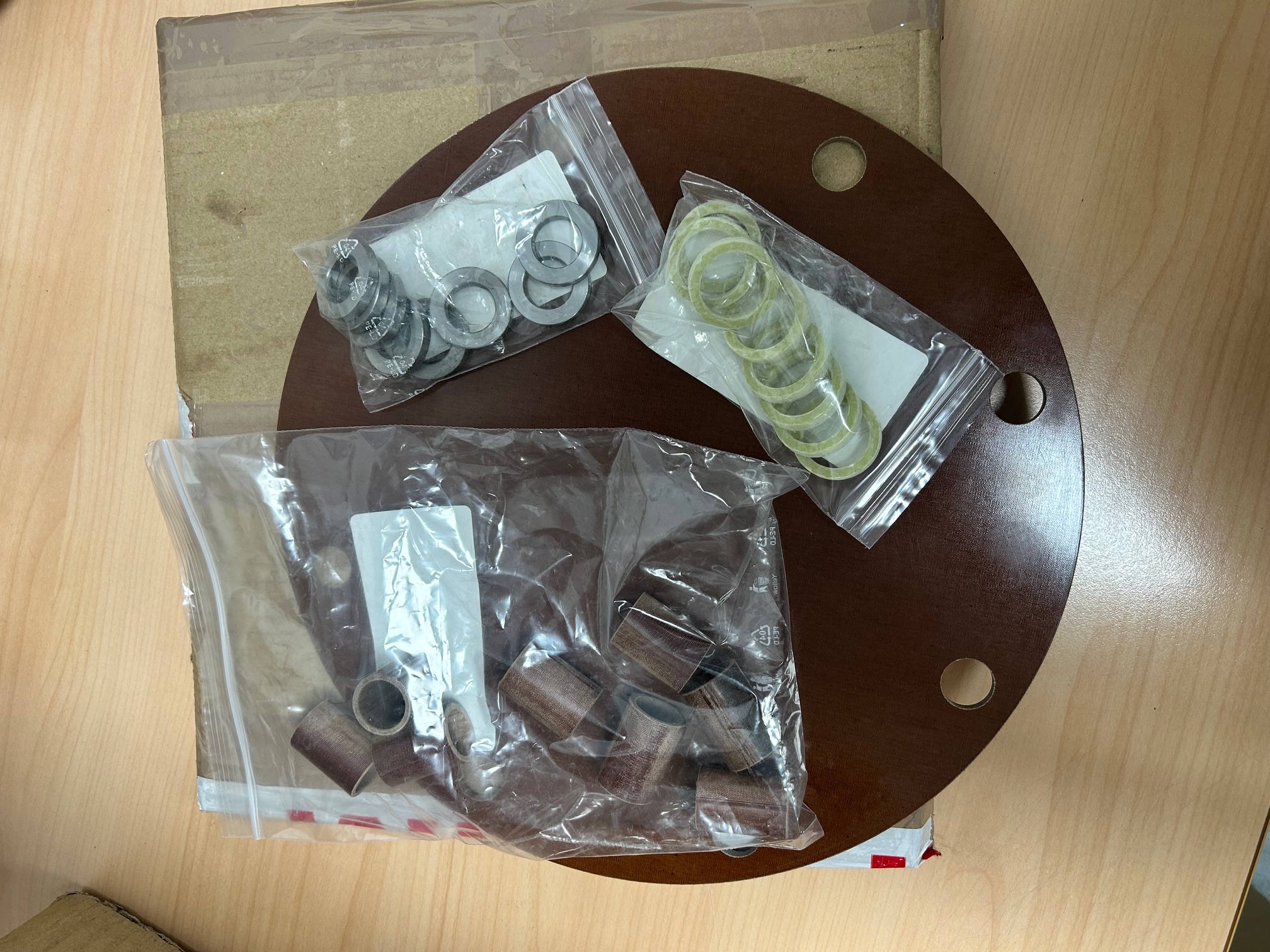 Isolation kit made of plate, washers and bushes for MTVAE-145