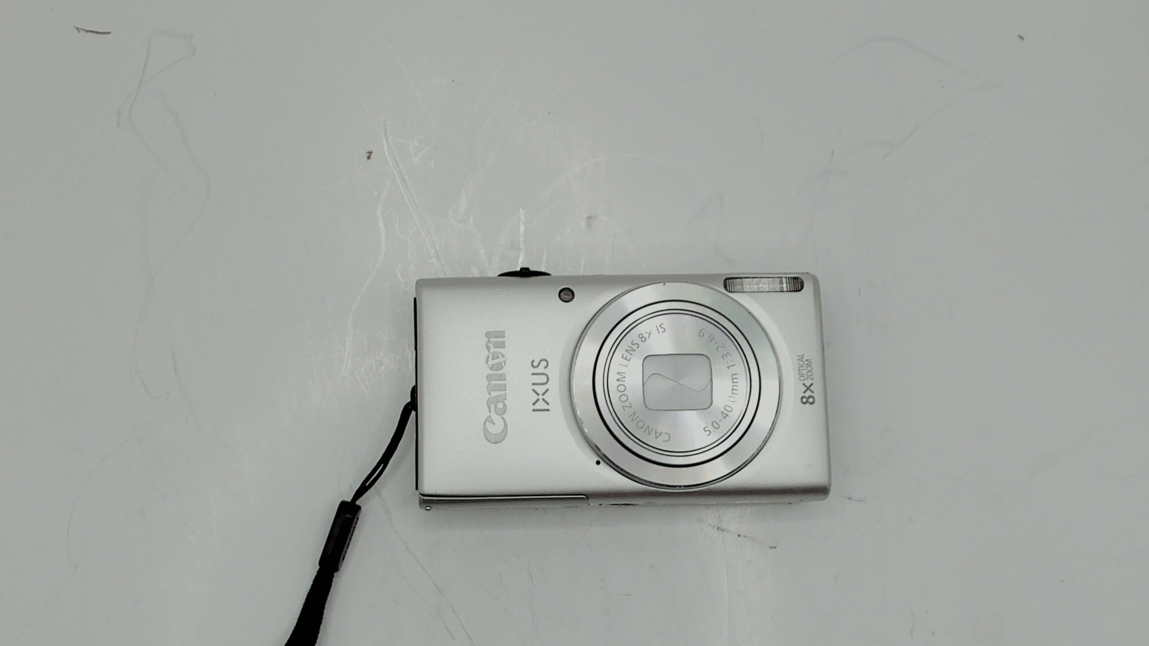 Canon IXUS 132 Digitalkamera – Silber – inkl. Zubehör