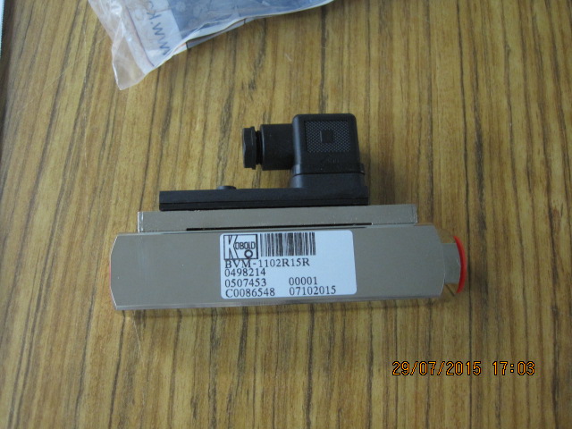 BVM-1102R15R