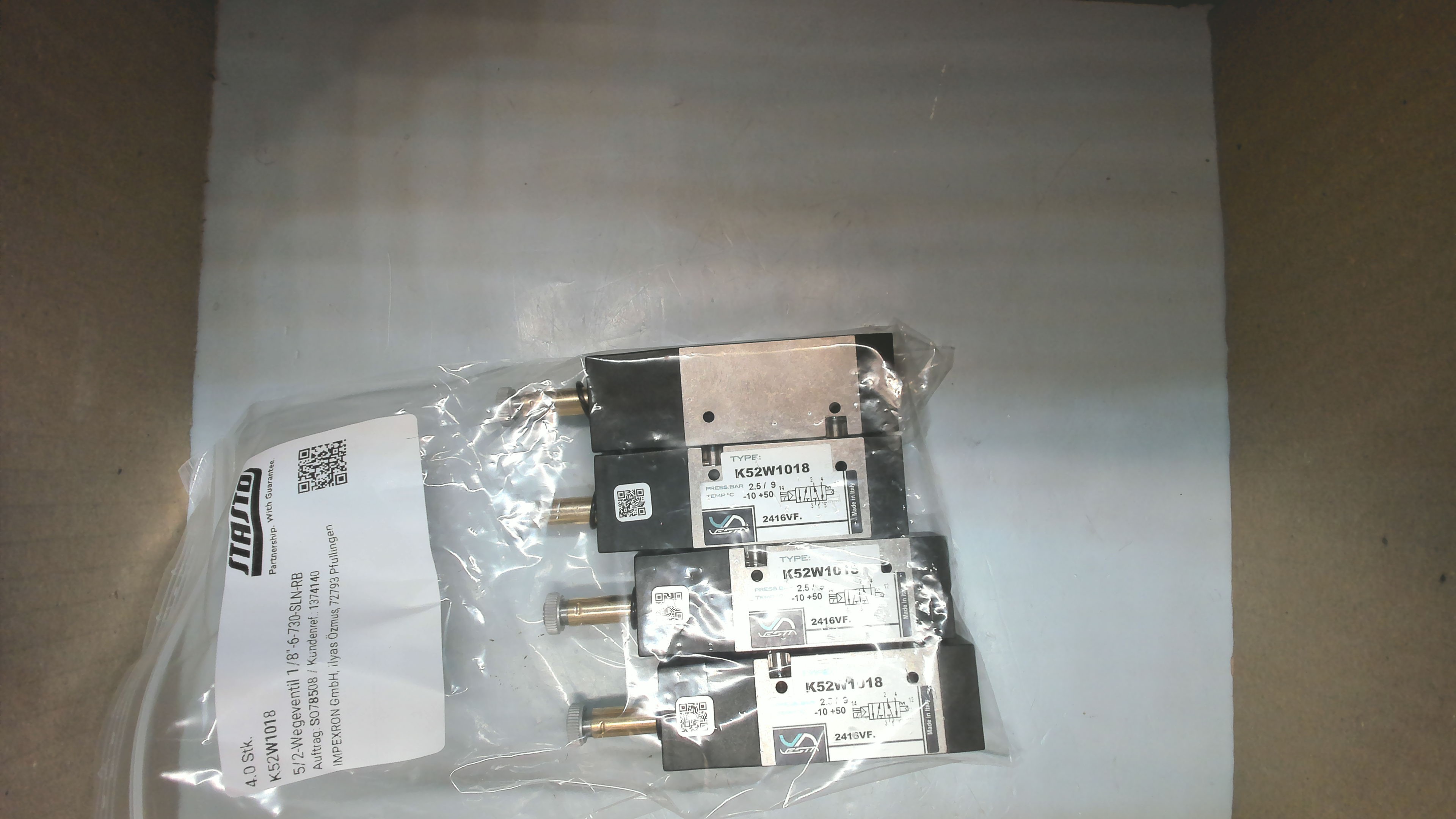K52W1018