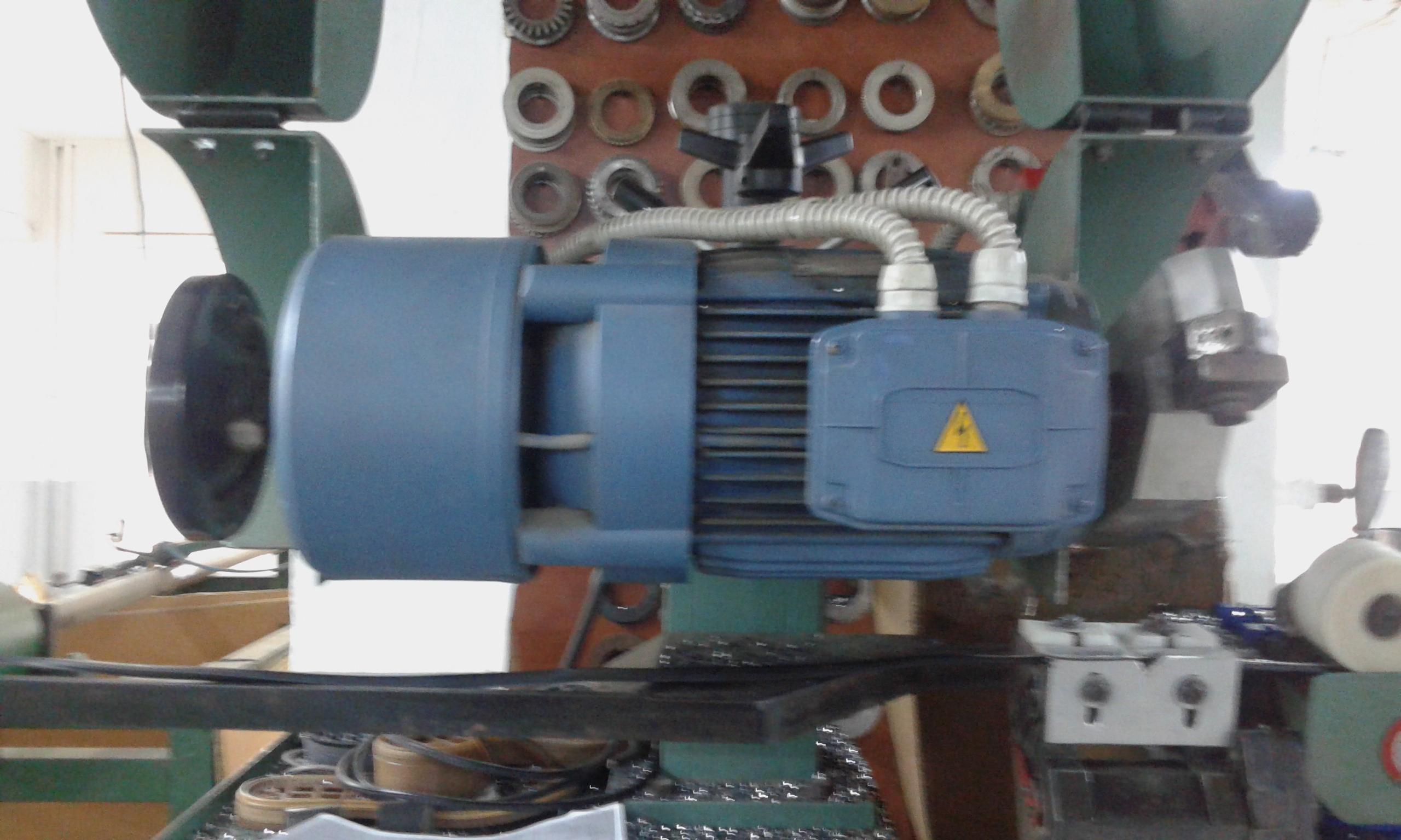 Type: MFB 90LS2/4 