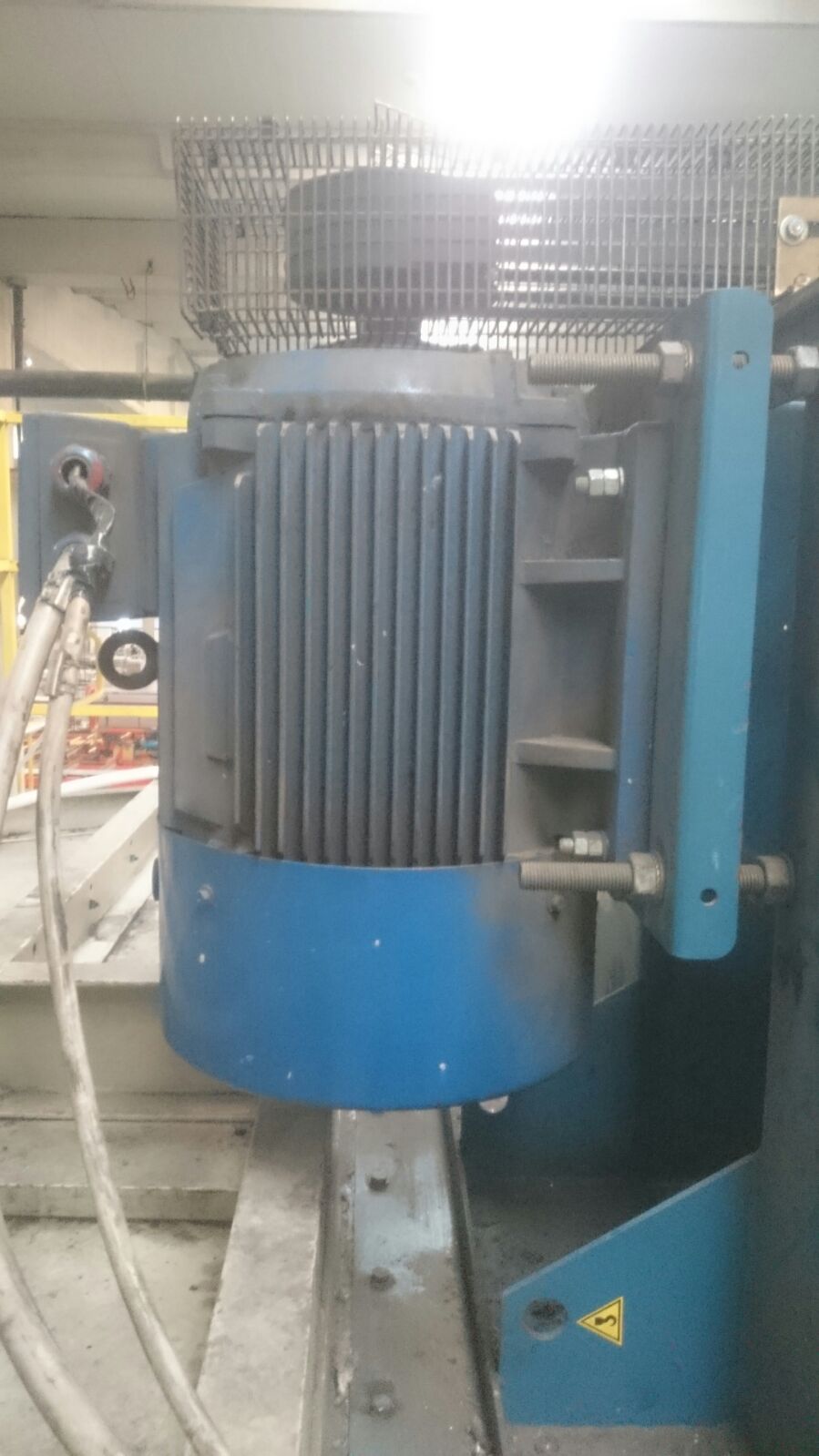 1 KW 34/22 4/8 POLE B3 400VOLTS DAHLANDER 