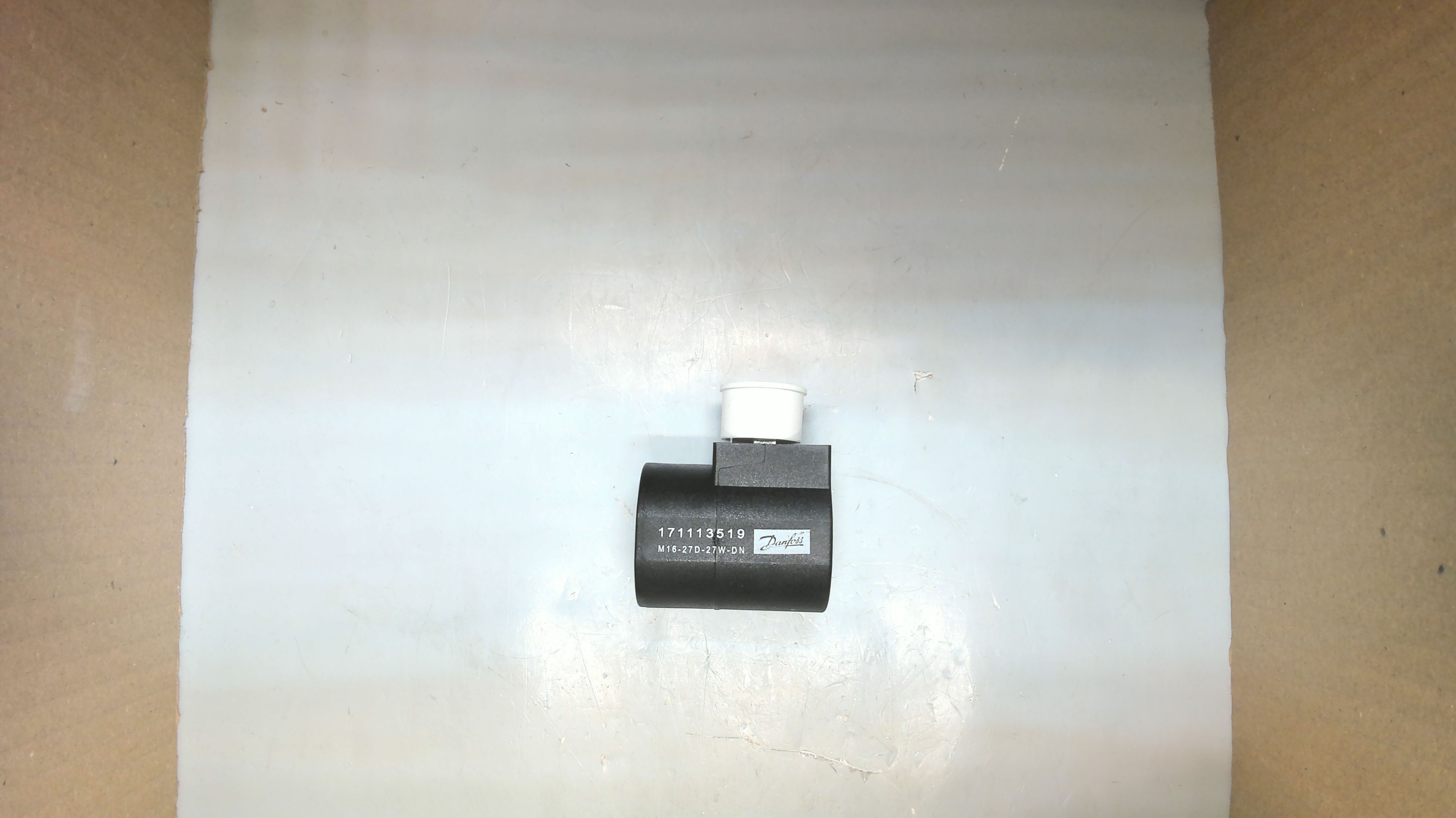 M16-27D-27W-DN P/N: 171113519